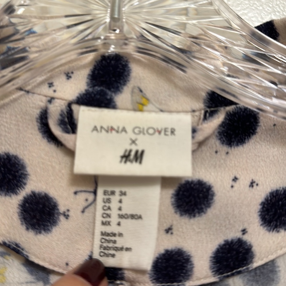 Anna Glover H&M Pattern Costume View 4